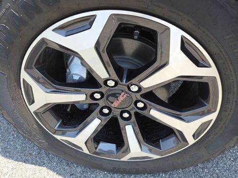 New 2026 GMC Yukon AT4 Ultimate w/ LPO, Floor Liner Package AWD/4WD image 16