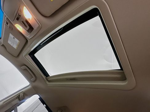 Used 2015 Toyota Sienna XLE image 24