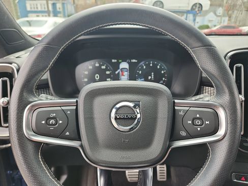Used 2021 Volvo XC40 T5 R-Design w/ Climate Package AWD/4WD image 19