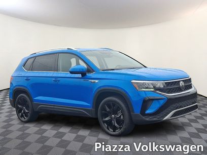 Certified 2022 Volkswagen Taos SE w/ Panoramic Sunroof Package
