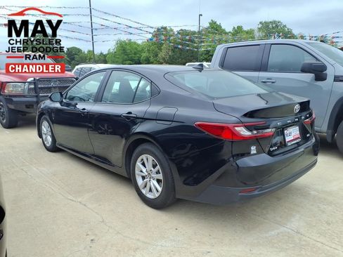 Used 2025 Toyota Camry LE FWD image 3