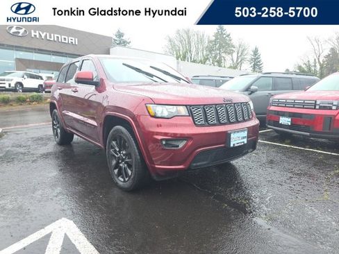 Used 2020 Jeep Grand Cherokee Altitude image 1