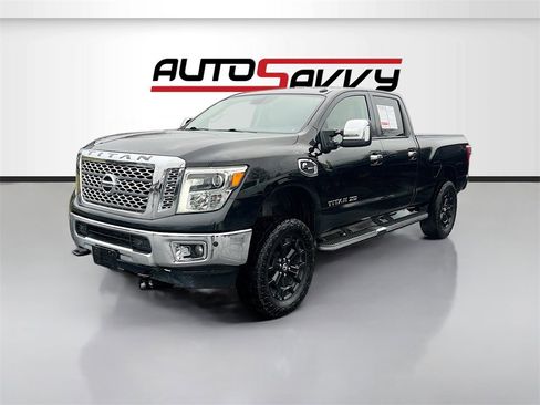 Used 2016 Nissan Titan SL image 3