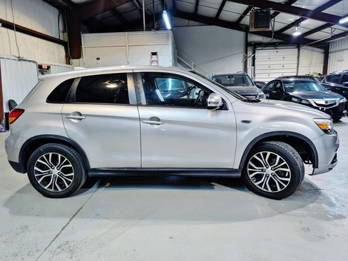 Used 2018 Mitsubishi Outlander Sport ES AWD/4WD image 9
