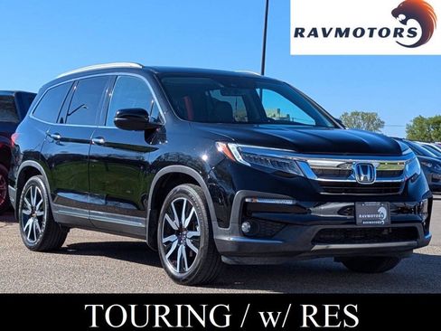 Used 2022 Honda Pilot Touring image 1