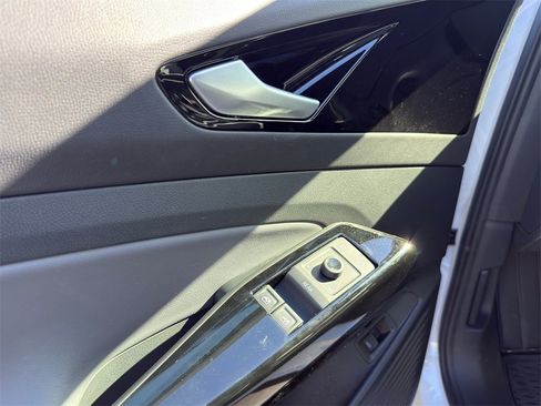 Used 2022 Volkswagen ID.4 Pro S image 21