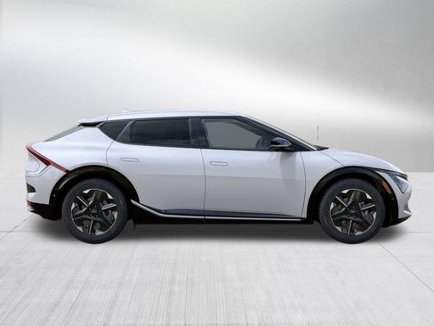 New 2025 Kia EV6 Wind image 11