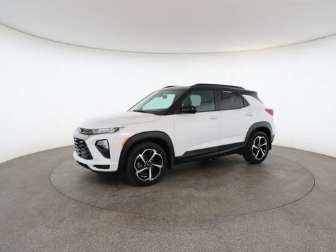 Used 2021 Chevrolet TrailBlazer RS w/ Technology Package image 3