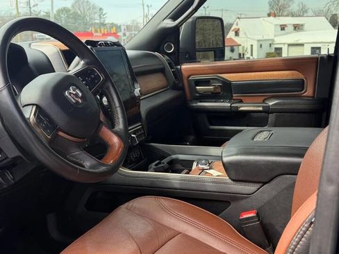 Used 2023 RAM 3500 Limited image 17