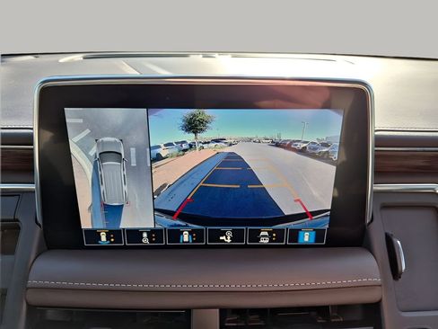 Used 2021 Chevrolet Tahoe LT w/ Luxury Package image 39