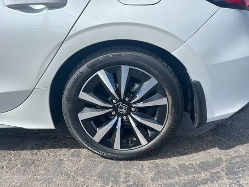 Certified 2024 Honda Civic EX-L image 30
