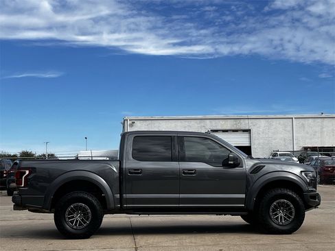 Used 2019 Ford F150 Raptor w/ Equipment Group 802A Luxury image 3
