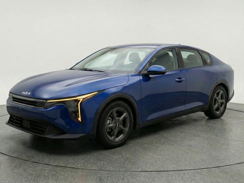 Used 2025 Kia K4 FWD image 3