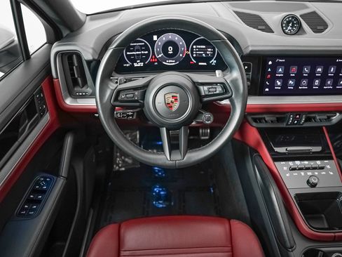 Certified 2024 Porsche Cayenne S AWD/4WD image 16