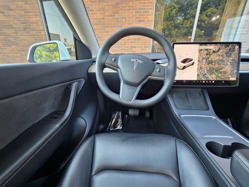 Used 2022 Tesla Model Y Long Range AWD/4WD image 4