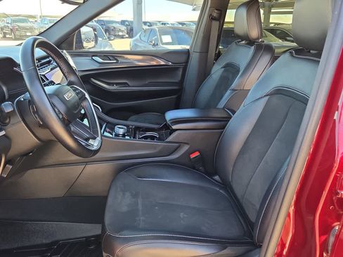 Used 2022 Jeep Grand Cherokee L Laredo image 19