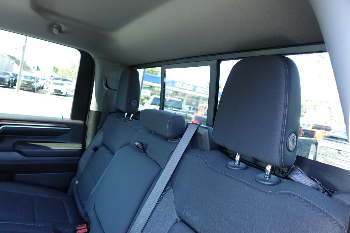 Used 2024 Chevrolet Silverado 2500 LT w/ Midnight Edition AWD/4WD image 25