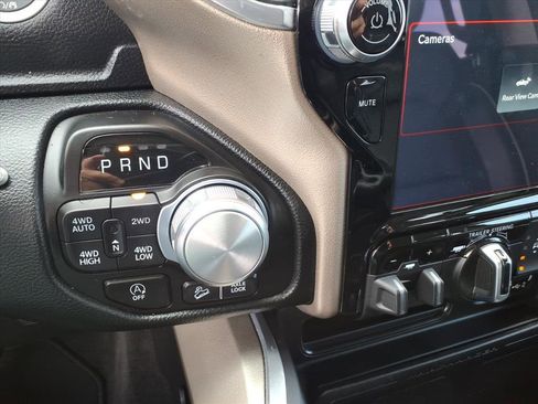 Used 2022 RAM 1500 Laramie AWD/4WD image 23