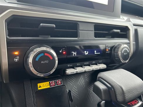 Used 2024 Toyota Tacoma TRD Off-Road image 18