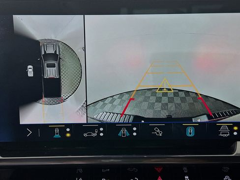 Used 2024 Chevrolet Silverado 2500 LT w/ Midnight Edition image 24