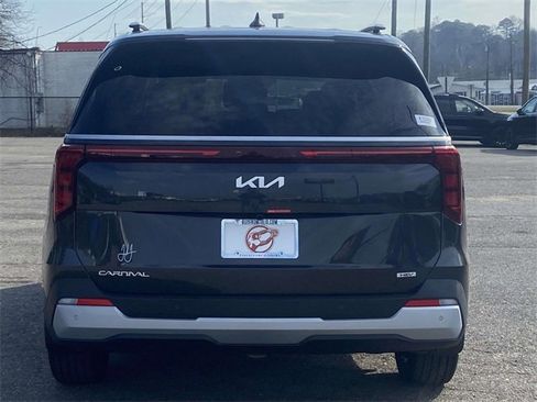 New 2026 Kia Carnival EX image 3