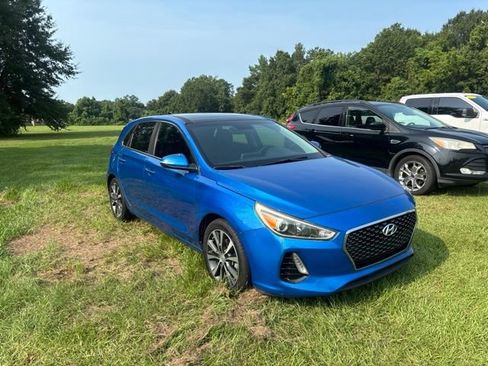 Used 2018 Hyundai Elantra GT w/ Tech Package 03 FWD image 3