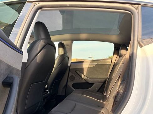 Used 2026 Tesla Model Y 2WD image 9