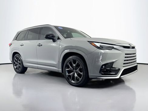 Used 2025 Lexus TX 500h AWD w/ Technology Package image 3