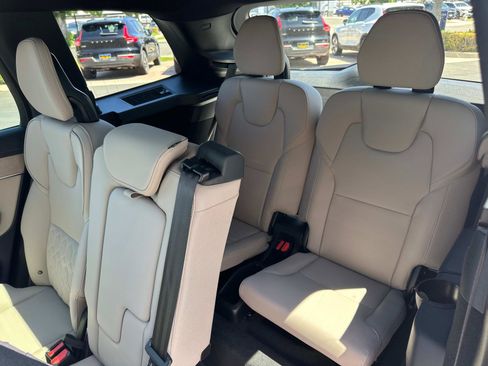 Certified 2026 Volvo XC90 B5 Plus image 18