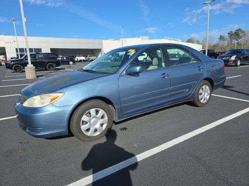 Used 2004 Toyota Camry LE image 2