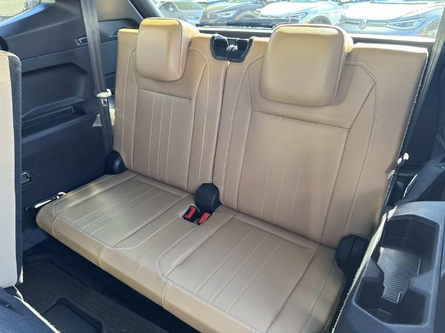 Certified 2024 Volkswagen Tiguan SE R-Line FWD image 28