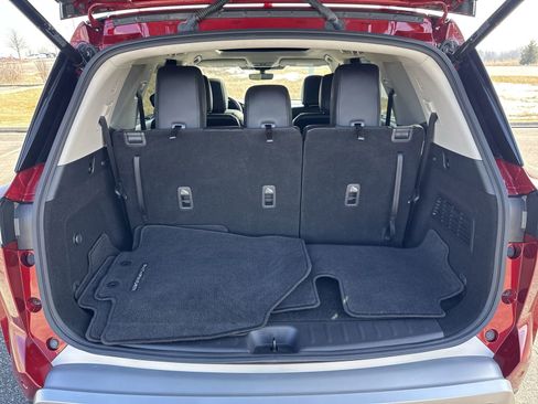 Used 2024 Nissan Pathfinder SL w/ SL Premium Package image 38