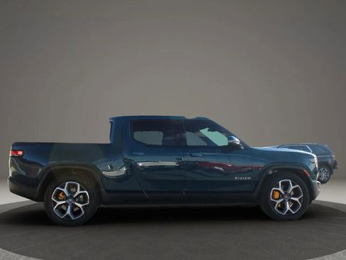 Used 2022 Rivian R1T Adventure image 9
