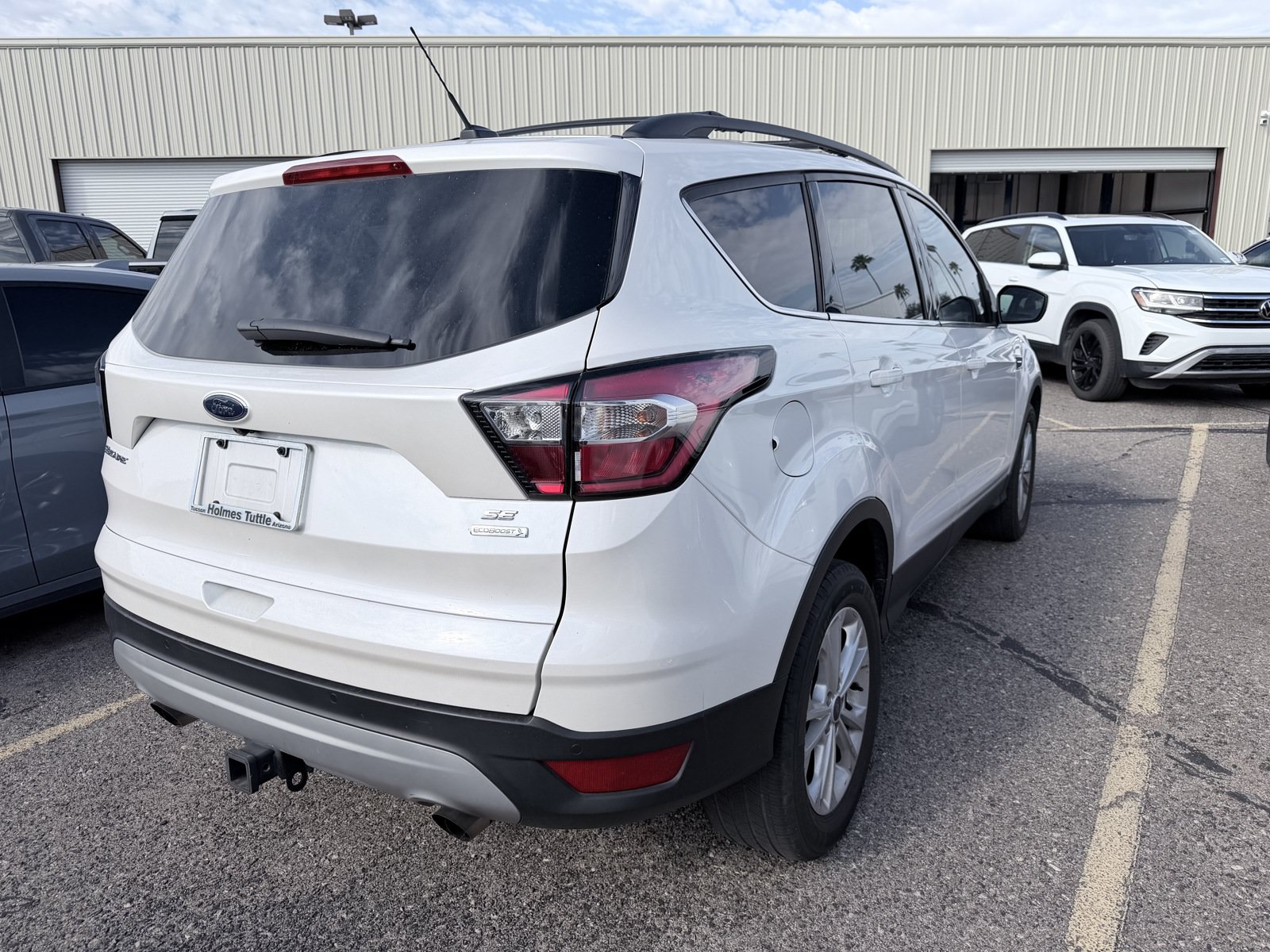 Used 2017 Ford Escape SE w/ SE Leather Comfort Package FWD image 4