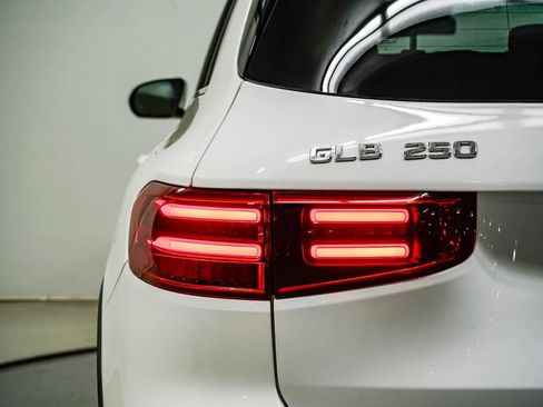 Used 2026 Mercedes-Benz GLB 250 image 9