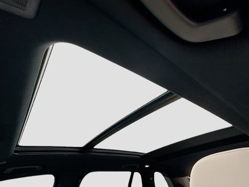 Used 2024 BMW X5 M60i image 19