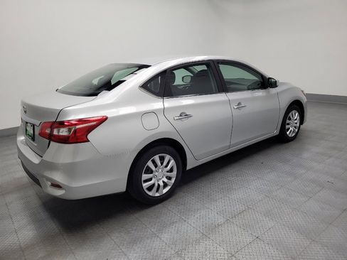 Used 2019 Nissan Sentra S image 10