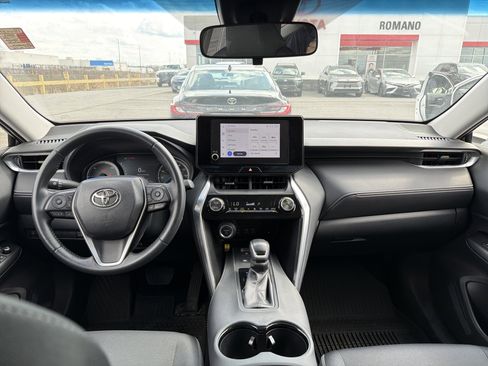 Used 2023 Toyota Venza LE image 10