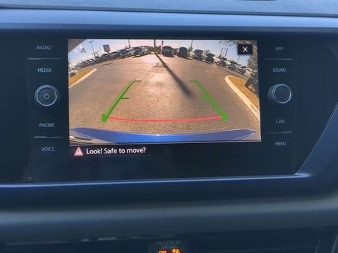 Used 2022 Volkswagen Taos SE image 18