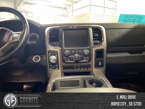 Used 2017 RAM 1500 Laramie w/ Convenience Group AWD/4WD image 18