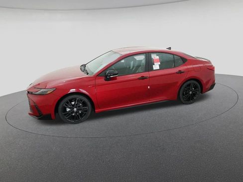 New 2026 Toyota Camry Hybrid image 2