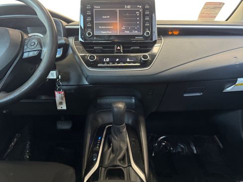 Used 2021 Toyota Corolla LE FWD image 11