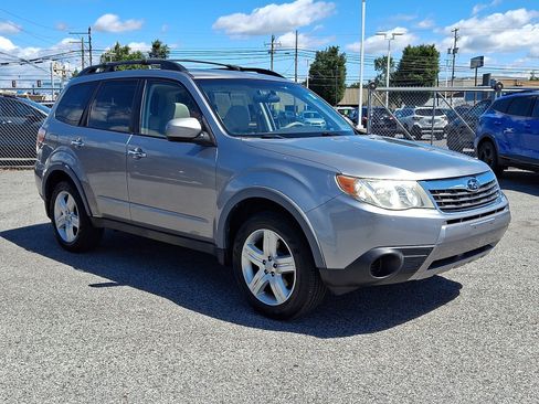 Used 2010 Subaru Forester 2.5X Premium AWD/4WD image 3