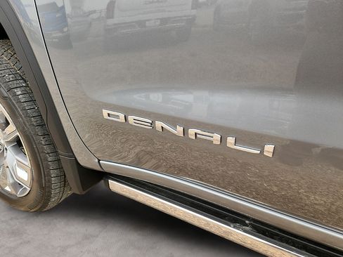 New 2026 GMC Sierra 1500 Denali w/ Denali Reserve Package AWD/4WD image 10