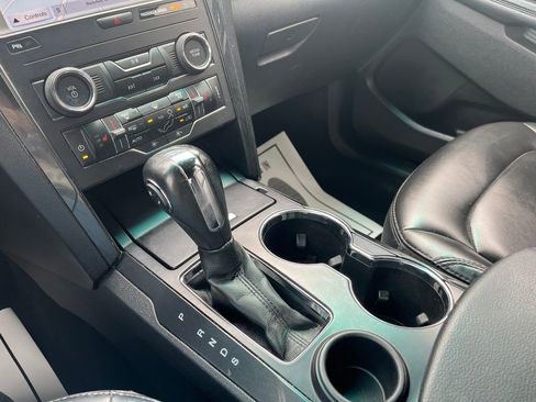 Used 2019 Ford Explorer XLT w/ Equipment Group 202A FWD image 20