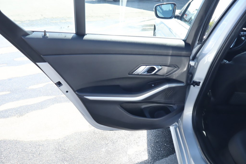 Used 2020 BMW 330i Sedan w/ Driving Assistance Package RWD image 38