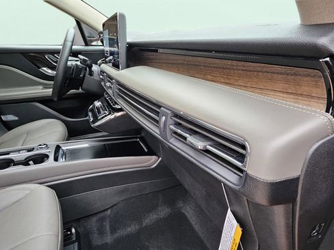 New 2026 Lincoln Corsair Reserve image 14