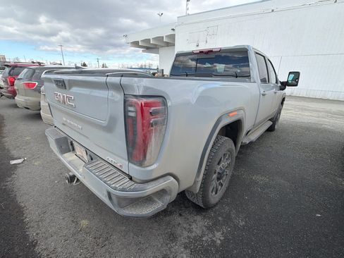 Used 2025 GMC Sierra 2500 AT4 w/ Technology Package AWD/4WD image 3