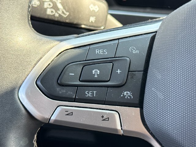 Used 2024 Volkswagen Tiguan SE AWD/4WD image 32