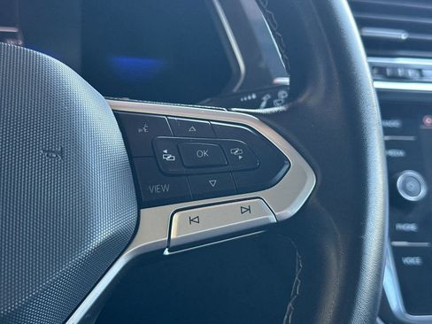 Used 2022 Volkswagen Tiguan SE image 28